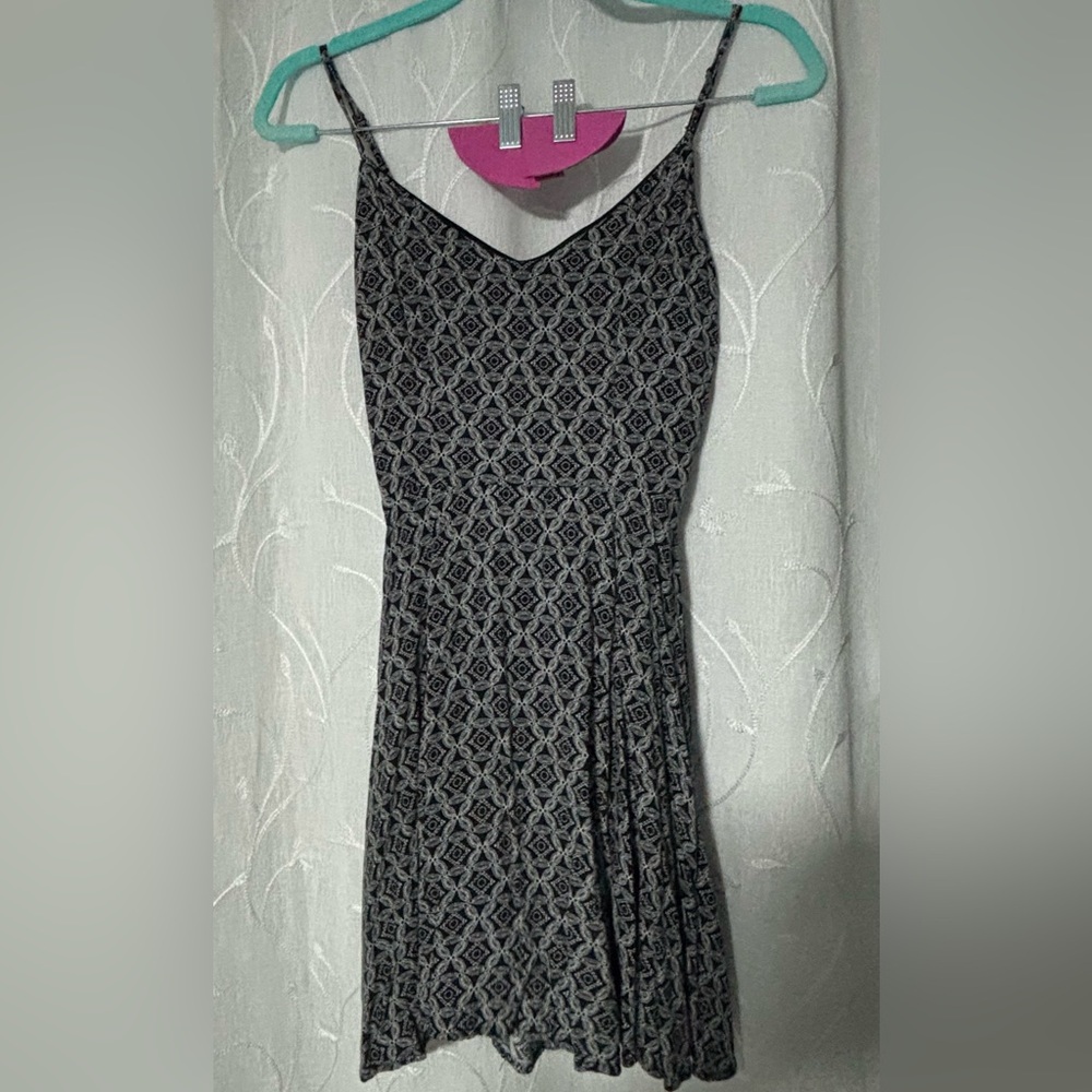 Charlotte Russe Black and Gray Geometric Midi Dress